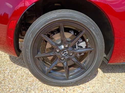 Used 2020 MAZDA MX-5 Miata Sport RWD image 34