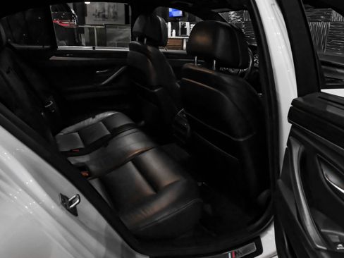 Used 2016 BMW 550i xDrive Sedan image 34