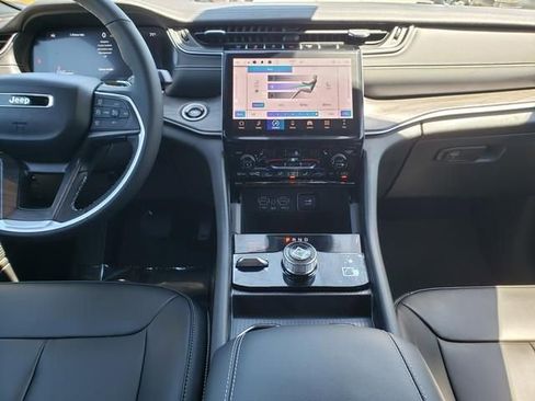 New 2024 Jeep Grand Cherokee L Limited w/ Black Appearance Package image 16