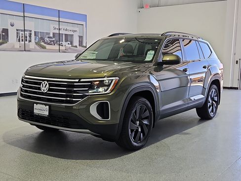 New 2026 Volkswagen Atlas SE FWD image 5