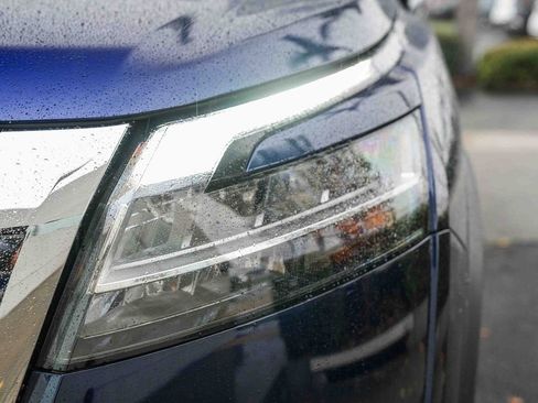 Used 2024 Nissan Pathfinder Platinum image 8