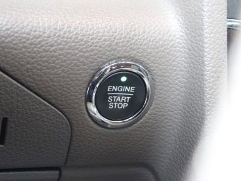 Used 2015 Lincoln Navigator 2WD image 16