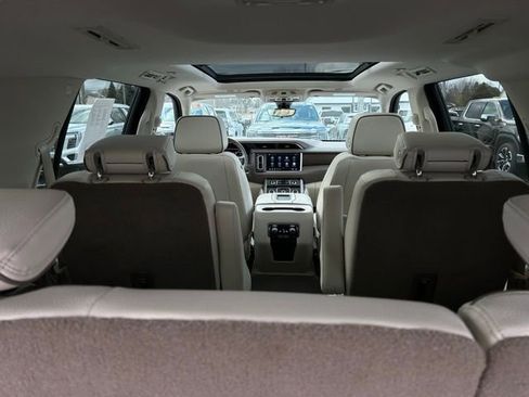 Used 2021 GMC Yukon Denali w/ Denali Premium Package image 20