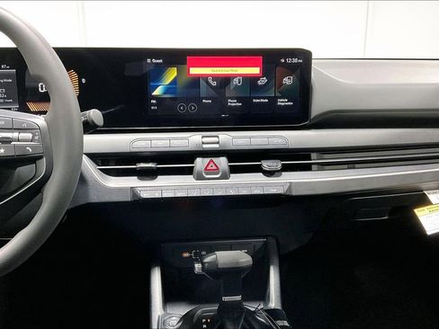 New 2025 Kia K4 LXS image 25