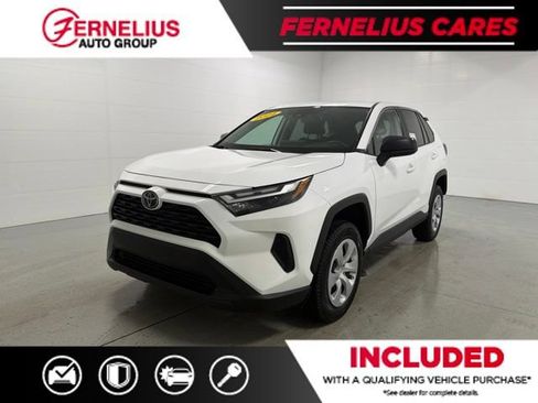 Used 2024 Toyota RAV4 LE AWD/4WD image 3