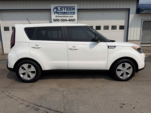 Used 2016 Kia Soul FWD image 2