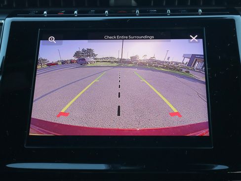 New 2025 Jeep Grand Cherokee Laredo X w/ Luxury Tech Group I image 24