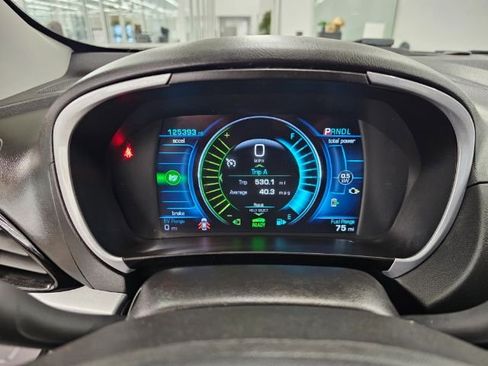 Used 2017 Chevrolet Volt LT w/ Comfort Package image 11