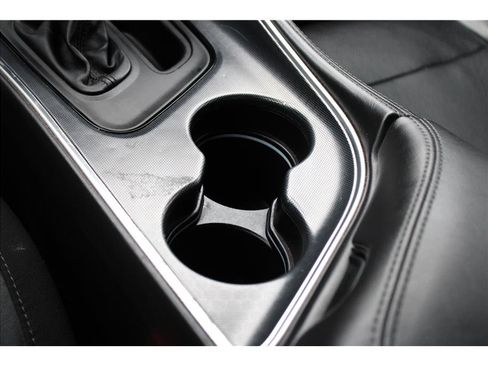 Used 2015 Dodge Challenger SXT Plus image 31