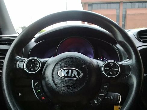 Used 2016 Kia Soul FWD image 13