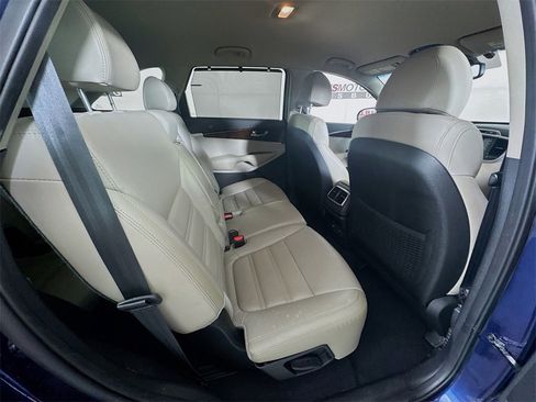 Used 2018 Kia Sorento EX image 27