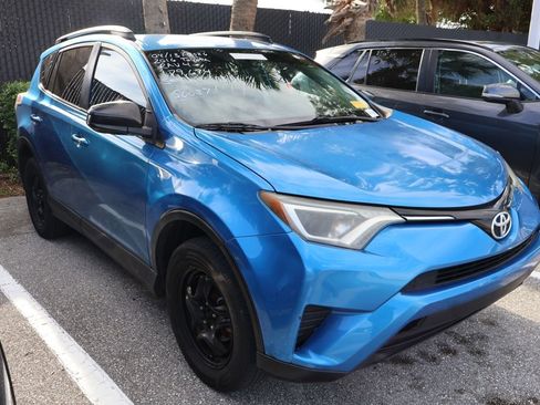Used 2016 Toyota RAV4 LE image 6