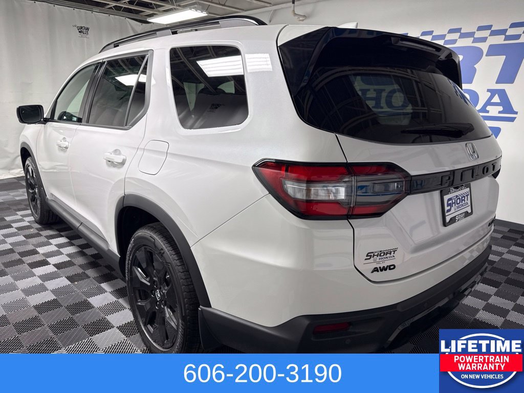 New 2026 Honda Pilot Black Edition image 9