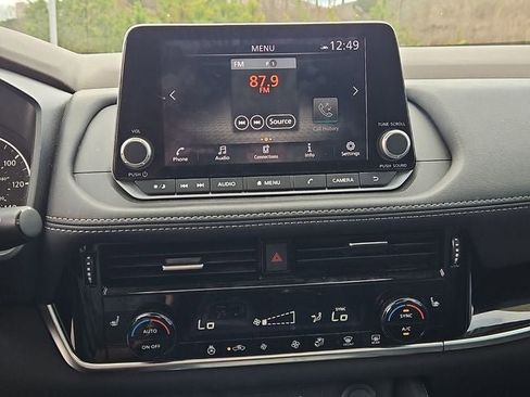 Used 2023 Nissan Rogue SL image 19