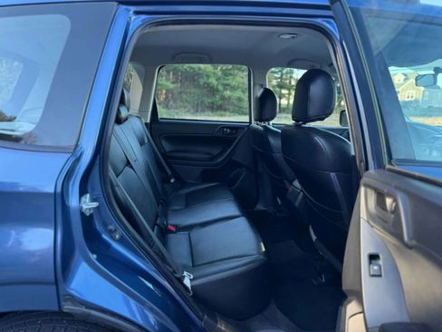 Used 2014 Subaru Forester 2.5i AWD/4WD image 18
