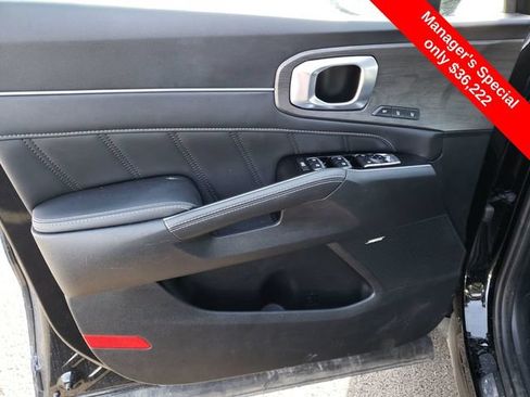 Used 2025 Kia Sorento SX Prestige AWD/4WD image 16