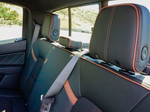 New 2026 GMC Canyon AT4 AWD/4WD image 11