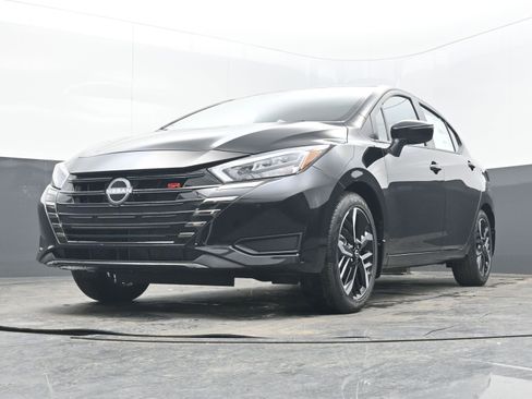 New 2025 Nissan Versa SR w/ Trunk Package image 24