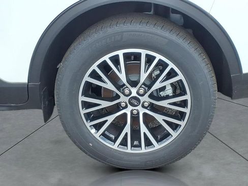 New 2024 Ford Escape SE image 4