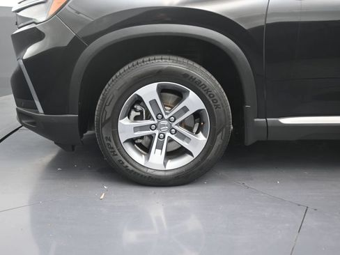 Used 2025 Honda Pilot EX-L image 9
