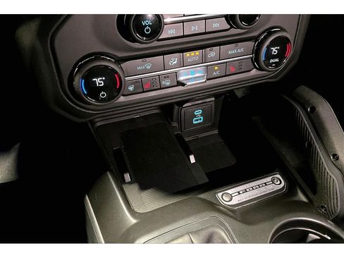 Used 2025 Ford Bronco Badlands w/ Sasquatch Package AWD/4WD image 32