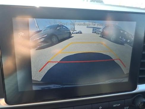 Used 2024 Hyundai Venue SEL image 12