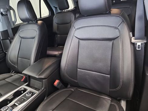 Certified 2023 Ford Explorer Limited w/ Class IV Trailer Tow Package AWD/4WD image 41