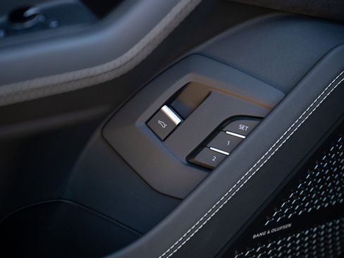 Used 2024 Lamborghini Urus S image 61