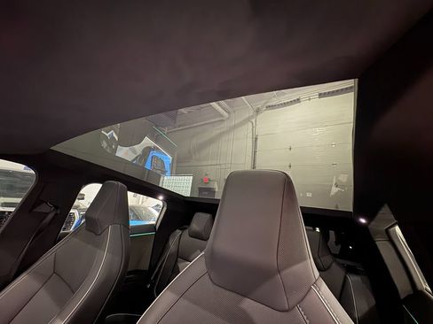 Used 2025 Tesla Cybertruck AWD Crew Cab image 27