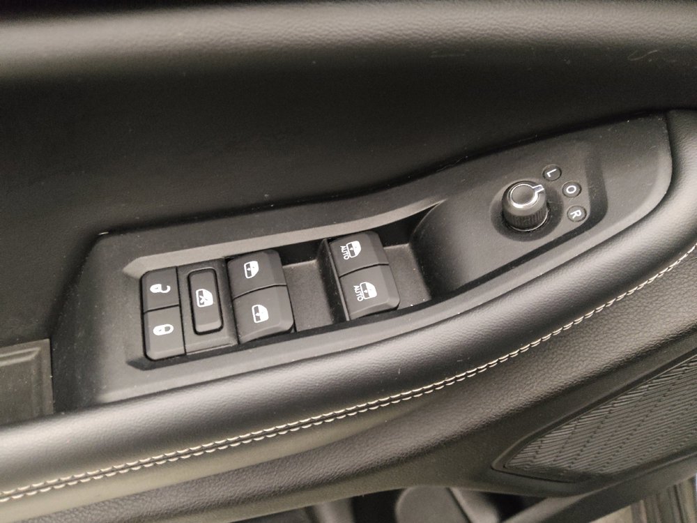 Used 2023 Jeep Grand Cherokee L Altitude AWD/4WD image 27