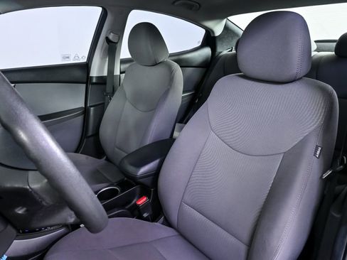Used 2014 Hyundai Elantra SE image 6