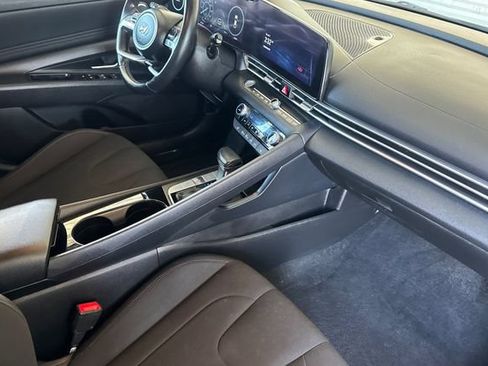 Used 2023 Hyundai Elantra SEL w/ Convenience Package FWD image 16