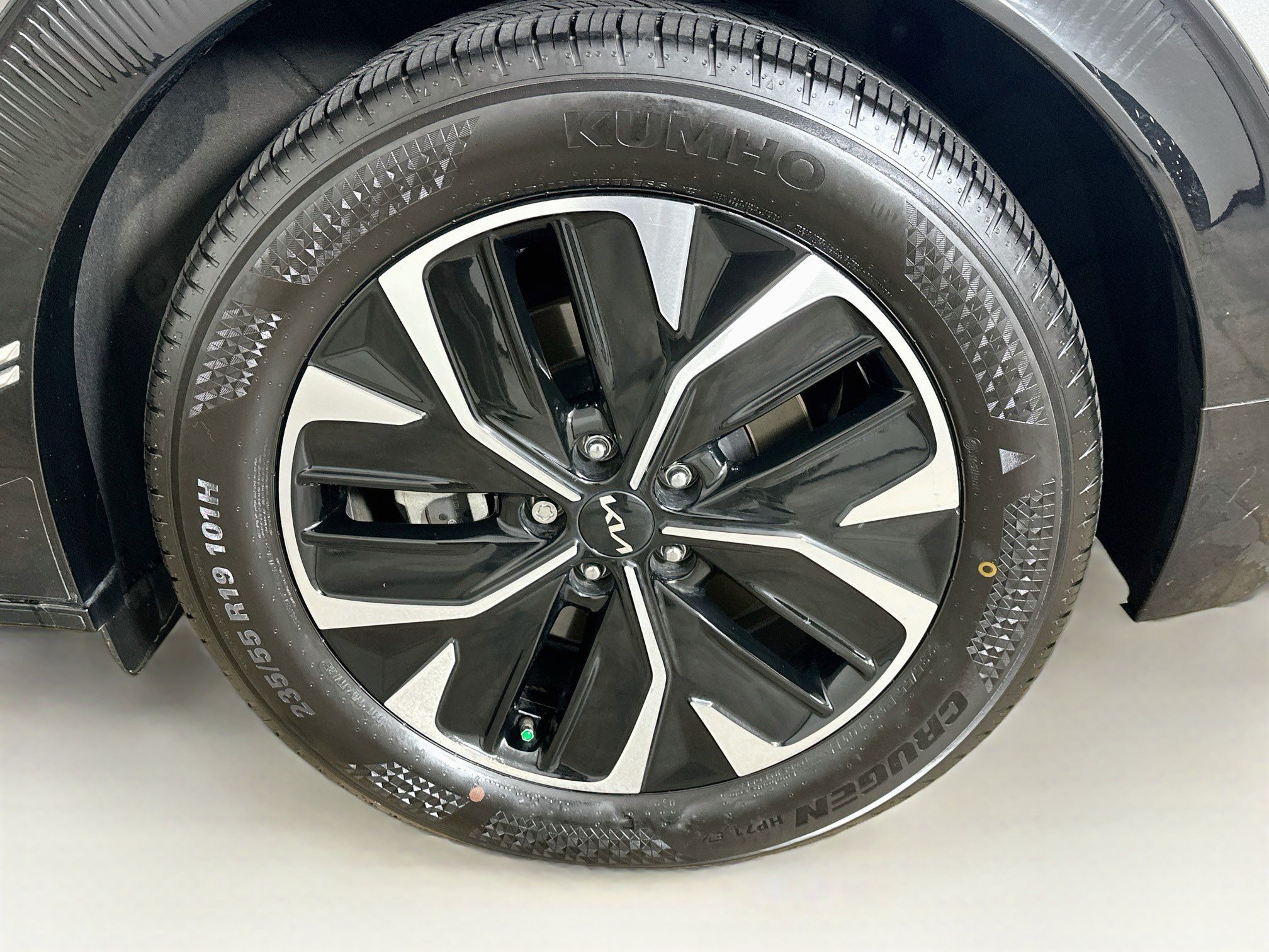 Used 2023 Kia EV6 Wind RWD image 11