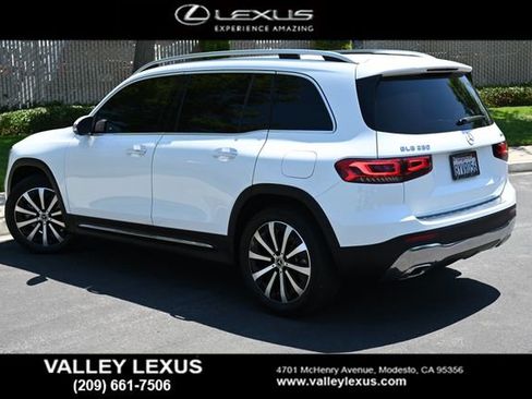 Used 2021 Mercedes-Benz GLB 250 4MATIC image 4