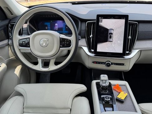 New 2026 Volvo XC90 T8 Ultra w/ Protection Package Premier AWD/4WD image 13