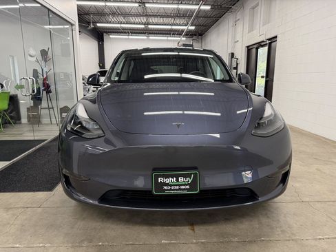 Used 2023 Tesla Model Y Long Range AWD/4WD image 2