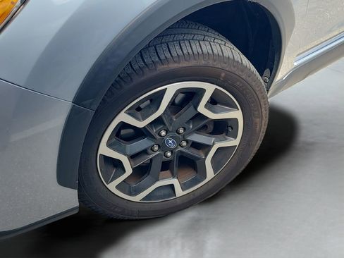 Used 2017 Subaru Crosstrek 2.0i Premium image 32
