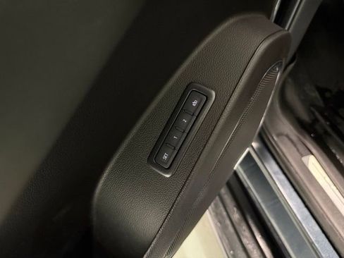 Used 2019 GMC Yukon SLT w/ Graphite Performance Edition AWD/4WD image 12