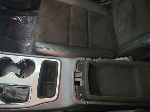 Certified 2022 Jeep Grand Cherokee Laredo X image 26