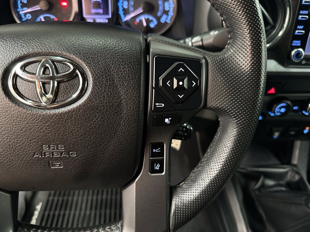 Used 2020 Toyota Tacoma TRD Sport AWD/4WD image 16