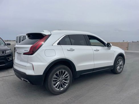 Used 2025 Cadillac XT4 Premium Luxury w/ Technology Package AWD/4WD image 2