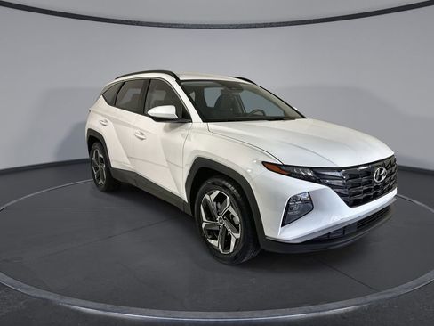 Used 2024 Hyundai Tucson SEL FWD image 2