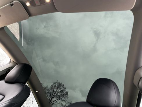 Used 2022 Tesla Model Y Performance image 20