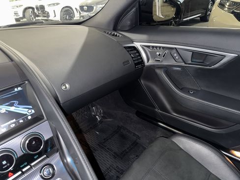 Used 2024 Jaguar F-TYPE R-Dynamic image 27