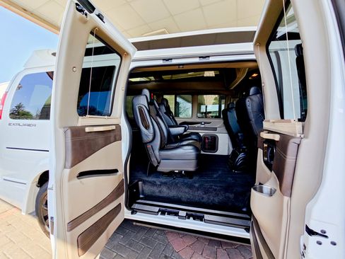 Used 2025 GMC Savana 2500 w/ Driver Convenience Package RWD image 37