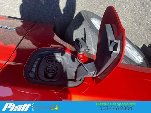 Used 2018 Ford Focus Electric Hatchback FWD image 48