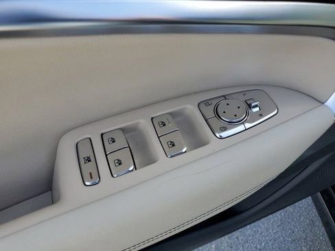 Used 2026 Genesis G70 2.5T image 14