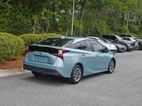Certified 2022 Toyota Prius Limited w/ Premium Convenience Package FWD image 4