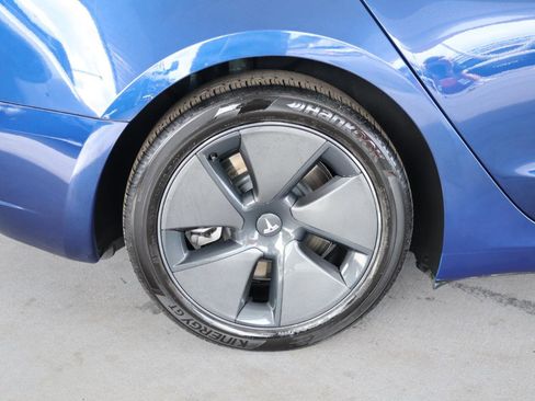 Used 2023 Tesla Model 3 Long Range AWD/4WD image 5