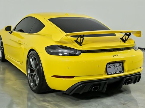 Used 2020 Porsche 718 Cayman GT4 image 10